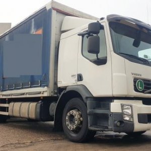 foto EUR5 Volvo 7.5m 19.5t lůžko lowdeck-tažné měchy shrnovačka plachta valník FE320