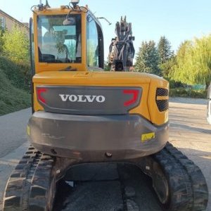 foto 9t bagr guma ofset Volvo ECR88D rypadlo pásové mimoosé kopání