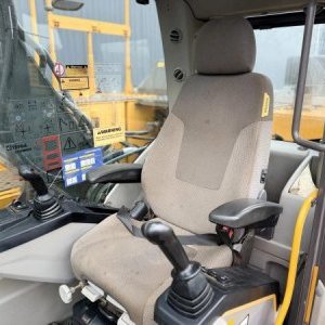 foto 25t bagr pásák Volvo EC 220 EL