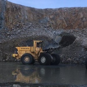 foto 64.5t nakladač VOLVO L330E