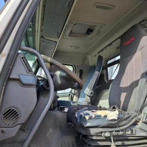 foto 8x4 Volvo tridem kontejner + HMF rotátor