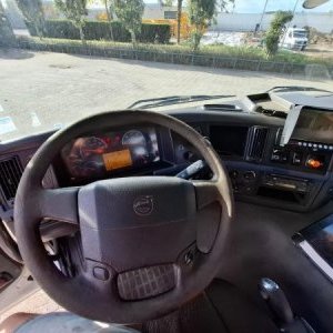 foto 8x4 Volvo tridem kontejner + HMF rotátor