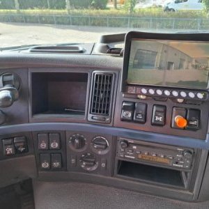 foto 8x4 Volvo tridem kontejner + HMF rotátor
