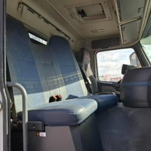 foto 8x4 Volvo tridem kontejner + HMF rotátor