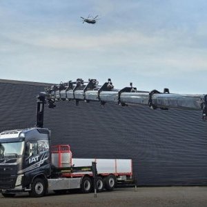 foto 8x4 Volvo valník + naviják s HIAB 54tm / 21m