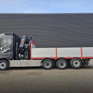 foto 8x4 Volvo valník + naviják s HIAB 54tm / 21m