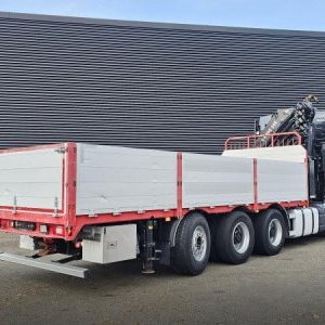 foto 8x4 Volvo valník + naviják s HIAB 54tm / 21m
