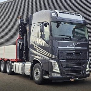 foto 8x4 Volvo valník + naviják s HIAB 54tm / 21m