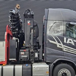 foto 8x4 Volvo valník + naviják s HIAB 54tm / 21m