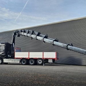 foto 8x4 Volvo valník + naviják s HIAB 54tm / 21m