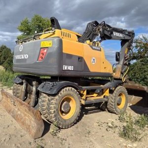 foto 17t bagr Volvo EW140D vývody 4lopaty klima kamera