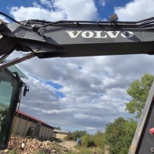 foto 17t bagr Volvo EW140D vývody 4lopaty klima kamera