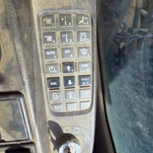 foto 17t bagr Volvo EW140D vývody 4lopaty klima kamera