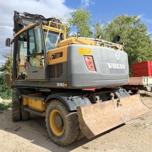 foto 17t bagr Volvo EW140D vývody 4lopaty klima kamera