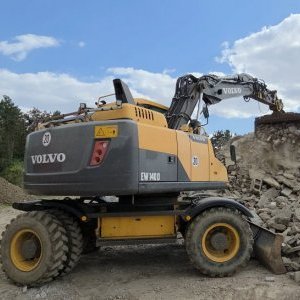 foto 17t bagr Volvo EW140D vývody 4lopaty klima kamera