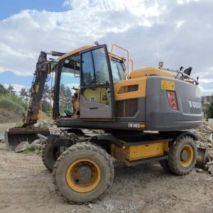 foto 17t bagr Volvo EW140D vývody 4lopaty klima kamera