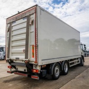 foto 6x2 skříň 7.3m čelo Volvo FE320