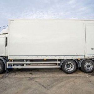foto 6x2 skříň 7.3m čelo Volvo FE320