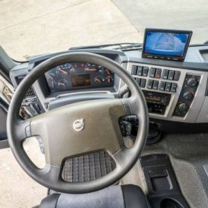 foto 6x2 skříň 7.3m čelo Volvo FE320